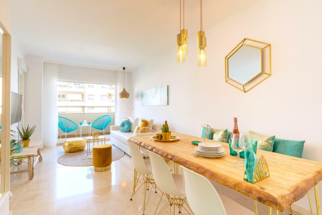 מאלגה Charming Apartment On The Beach - Pool And Parking מראה חיצוני תמונה