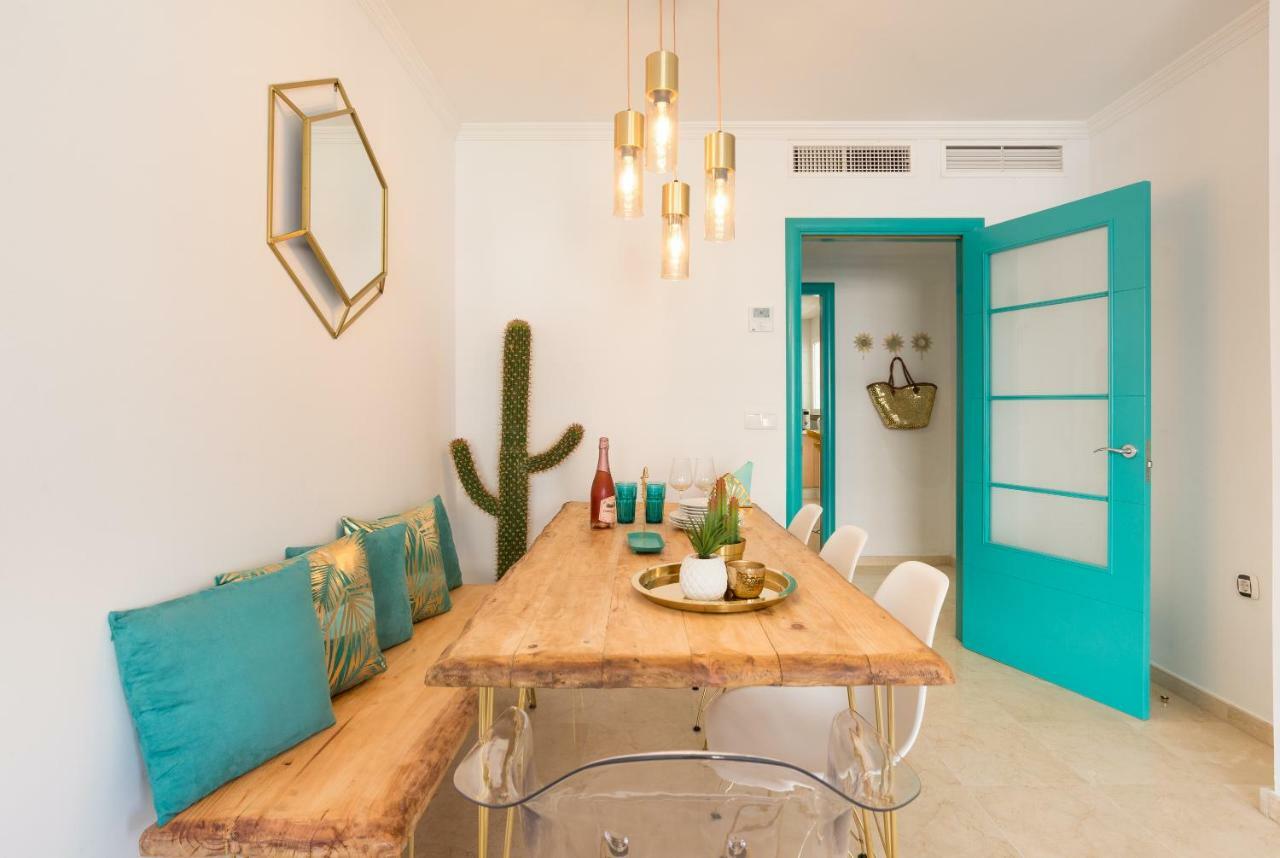 מאלגה Charming Apartment On The Beach - Pool And Parking מראה חיצוני תמונה
