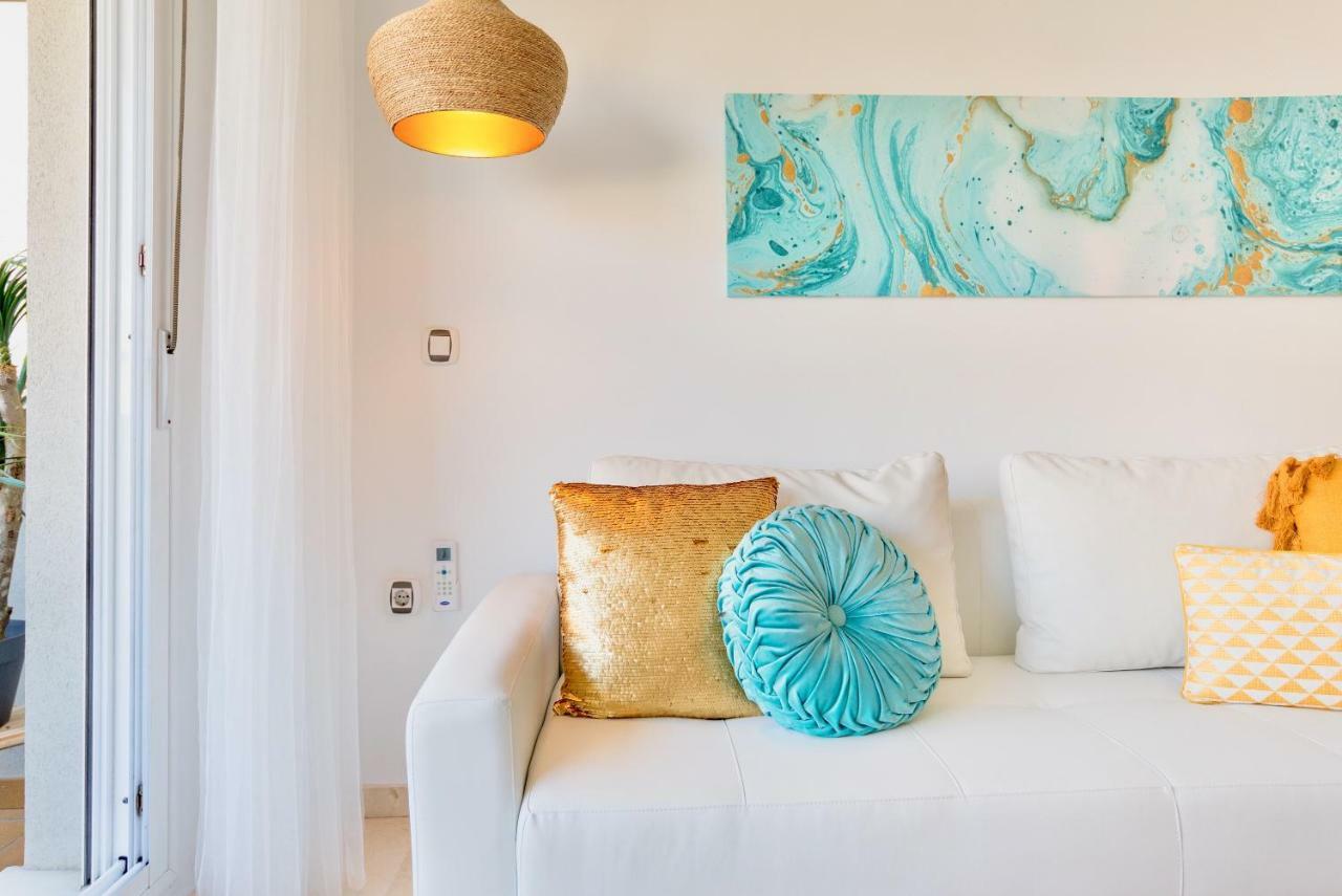 מאלגה Charming Apartment On The Beach - Pool And Parking מראה חיצוני תמונה