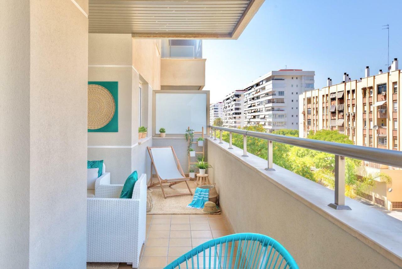 מאלגה Charming Apartment On The Beach - Pool And Parking מראה חיצוני תמונה