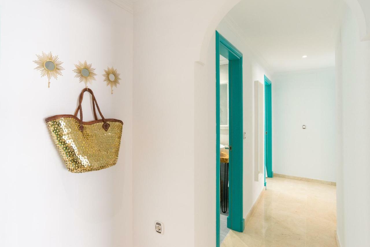מאלגה Charming Apartment On The Beach - Pool And Parking מראה חיצוני תמונה