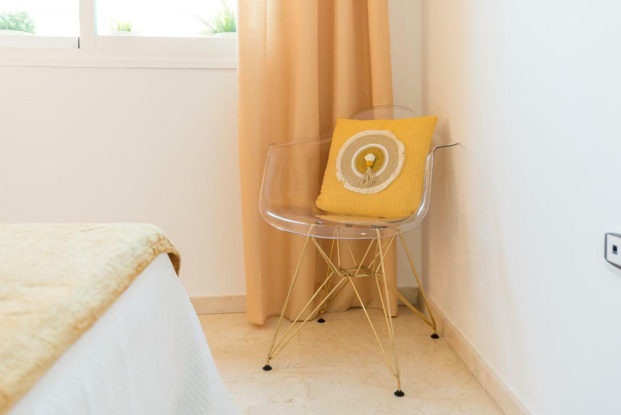 מאלגה Charming Apartment On The Beach - Pool And Parking מראה חיצוני תמונה