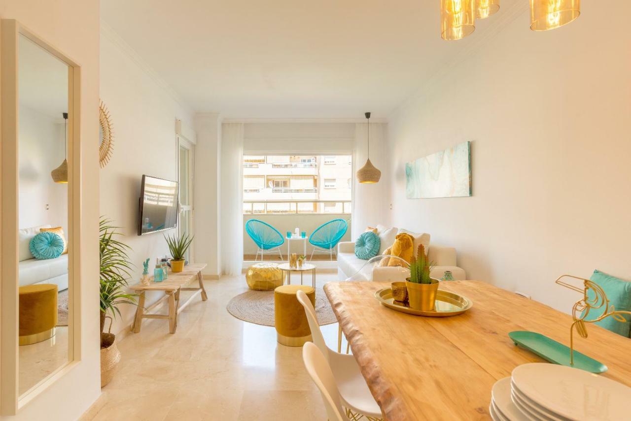 מאלגה Charming Apartment On The Beach - Pool And Parking מראה חיצוני תמונה