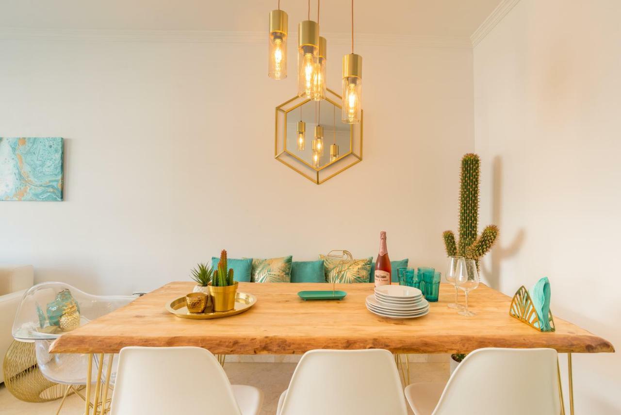 מאלגה Charming Apartment On The Beach - Pool And Parking מראה חיצוני תמונה