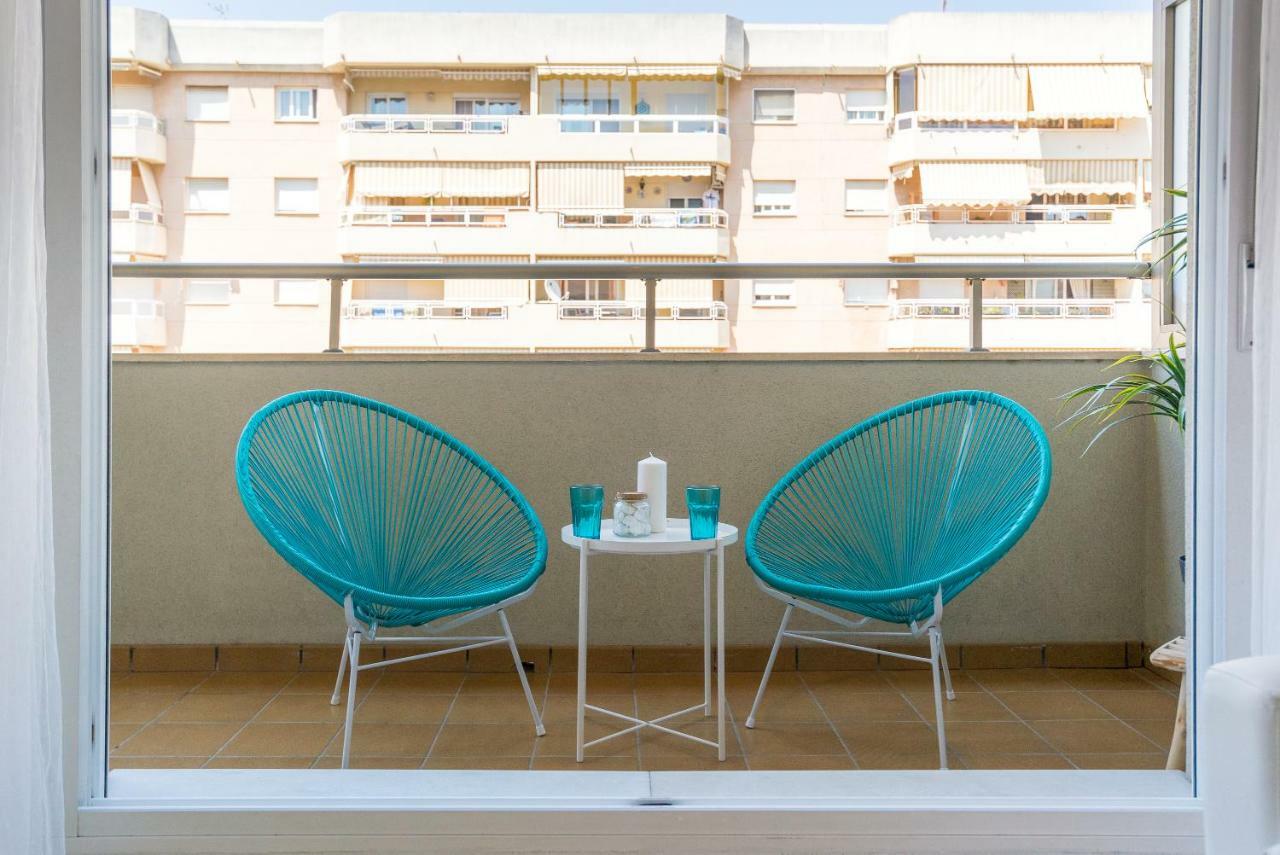 מאלגה Charming Apartment On The Beach - Pool And Parking מראה חיצוני תמונה